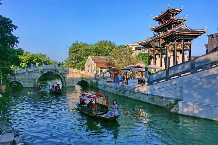 What is currently on the Foshan Kuihua Pudian Forum? (You can find hot local discussions and many useful Foshan city updates here)
